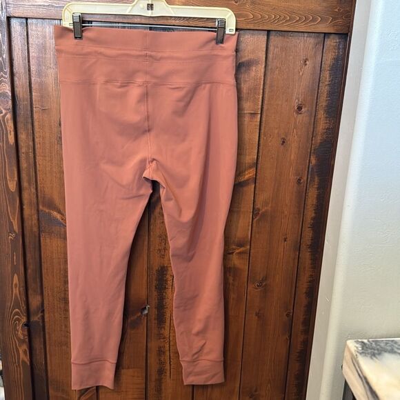 NWOT Vuori 7/8ths Daily Legging, Size XL, Light Penny - Picture 6 of 11